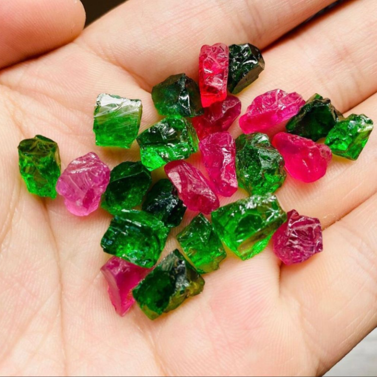 Difference Between Natural, Treated, and Synthetic Gemstones